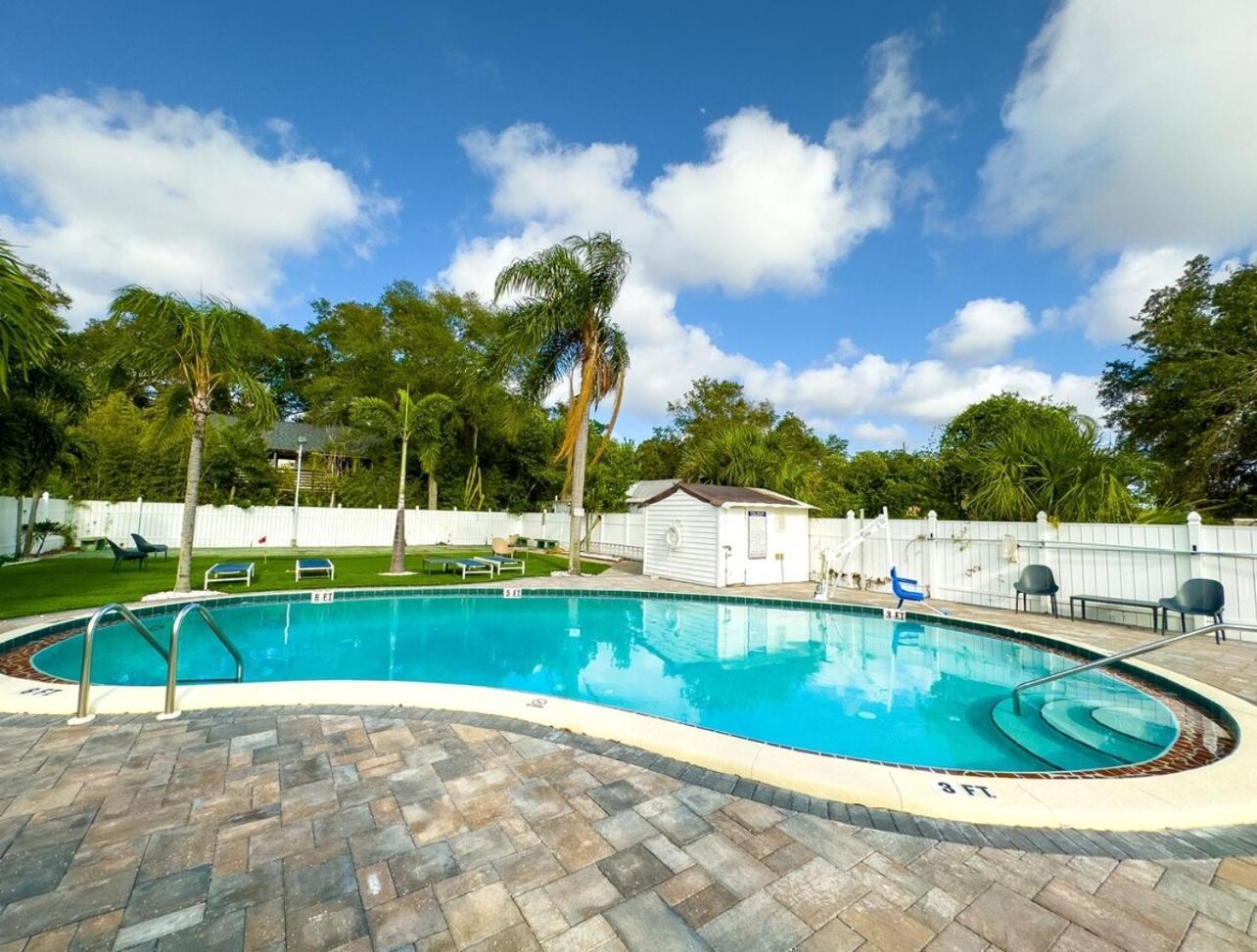 Villa 2B1B Stylish Little House W Shared Pool 511 Clearwater Exterior foto