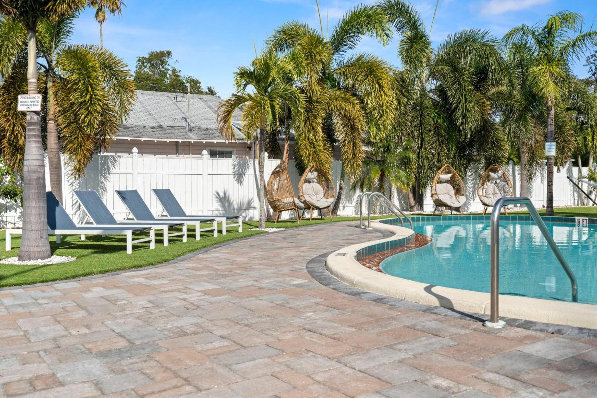 Villa 2B1B Stylish Little House W Shared Pool 511 Clearwater Exterior foto